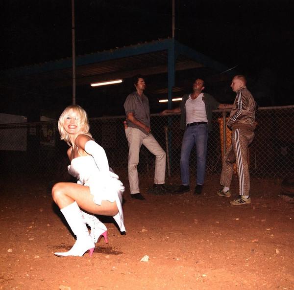 Amyl and The Sniffers - U Should Not Be Doing That / Facts